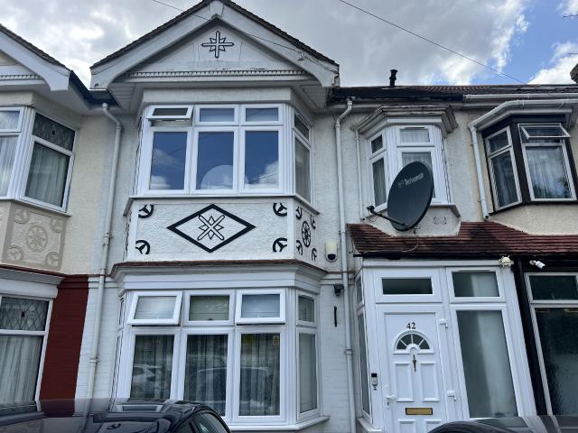 House for rent in Ponders End, Greater London