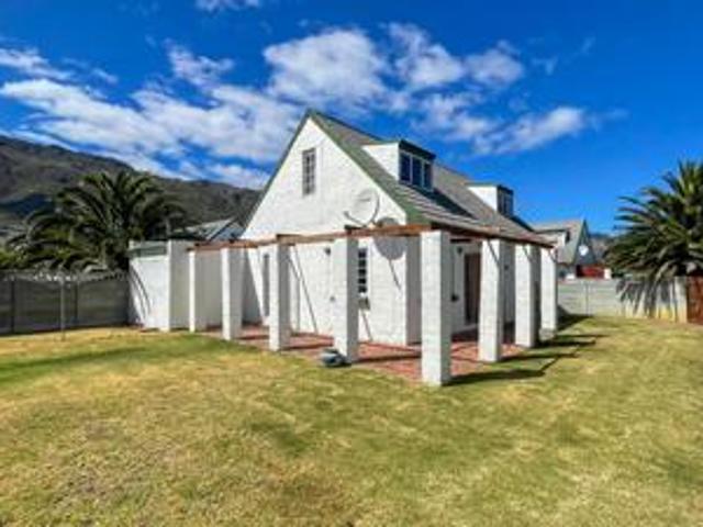 House for rent in Gordon's Bay, Western Cape