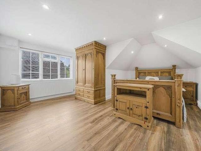 House for sale in Lower Halliford, Surrey