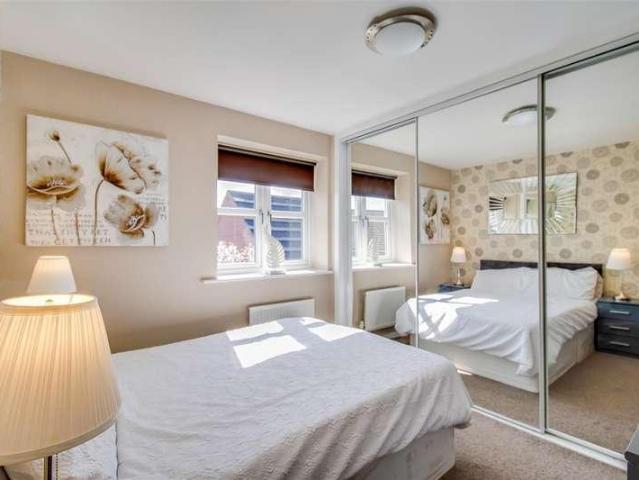 House for sale in Wakefield, Middleton