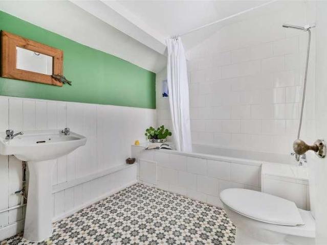 House for sale in Feckenham, City Of Bristol