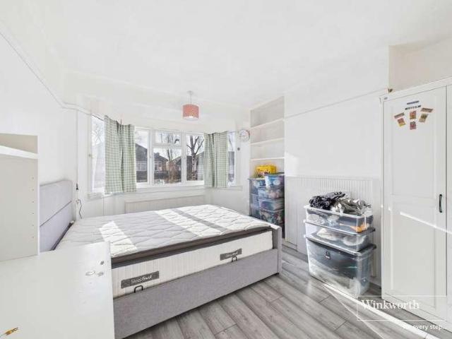 House for sale in Kingsbury, Greater London