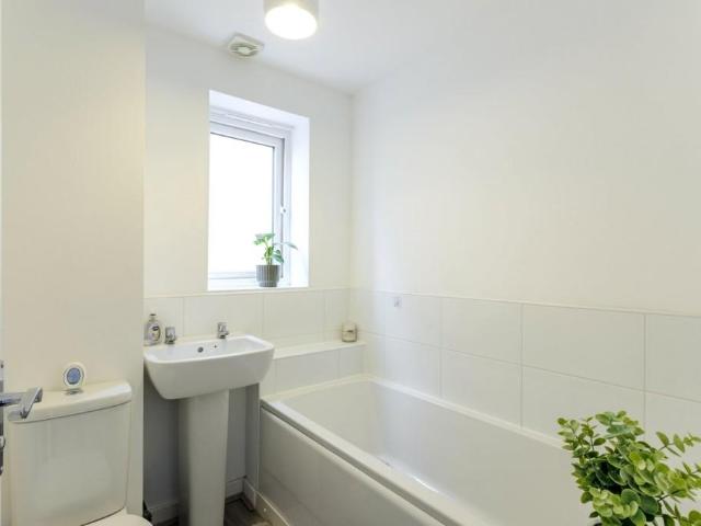 House for sale in Barton In Fabis, East Midlands