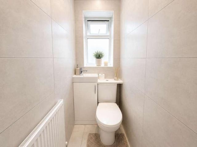 House for sale in Yeading, Greater London