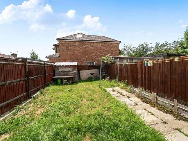 House for sale in Kingsbury, Greater London