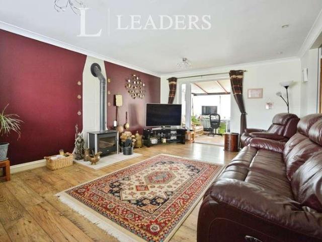 House for sale in Chipping Hill, Essex