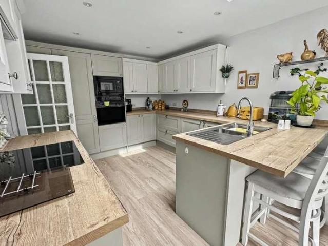 House for sale in Throop, Bournemouth