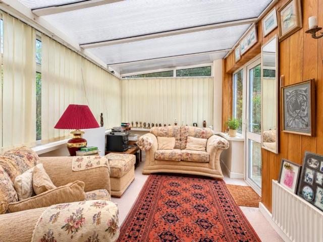 House for sale in Willesborough, Bridgefield