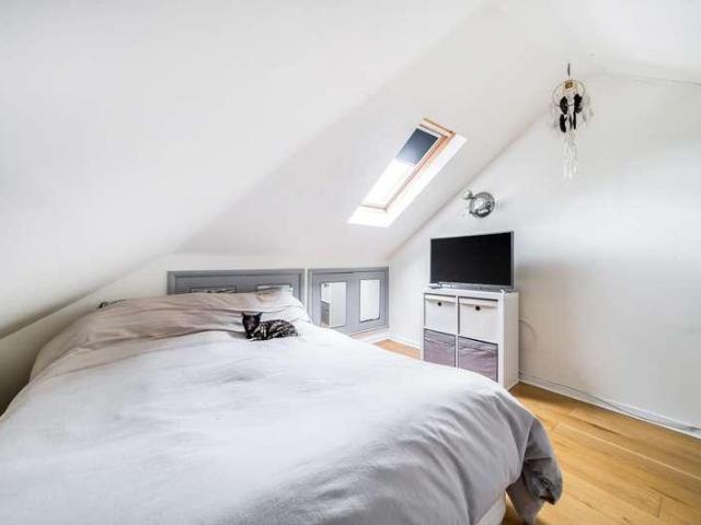 House for sale in Teddington, Strawberry Hill