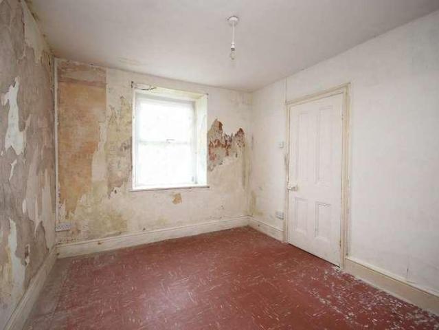 House for sale in Llanllyfni, Wales