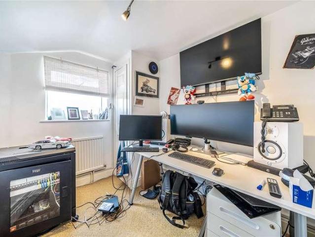 House for sale in Elmfield, Leicestershire