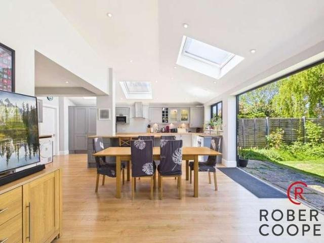 House for sale in Greater London