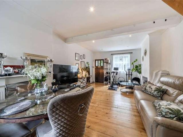 House for sale in Greater London