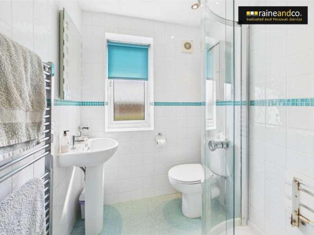 House for sale in Potters Bar, Oakmere