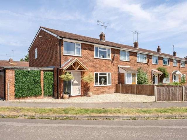 House for sale in Frogmore, Hart