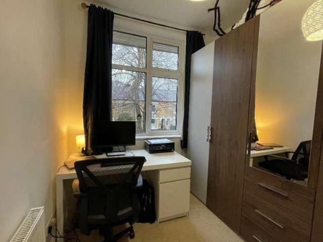 House for sale in The Avenues, Hull