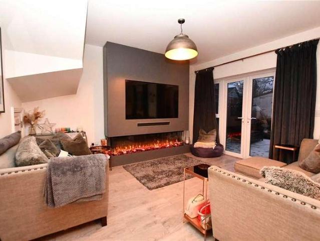 House for sale in Emmbrook, Wokingham