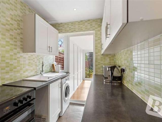 House for sale in Elm Park, Greater London