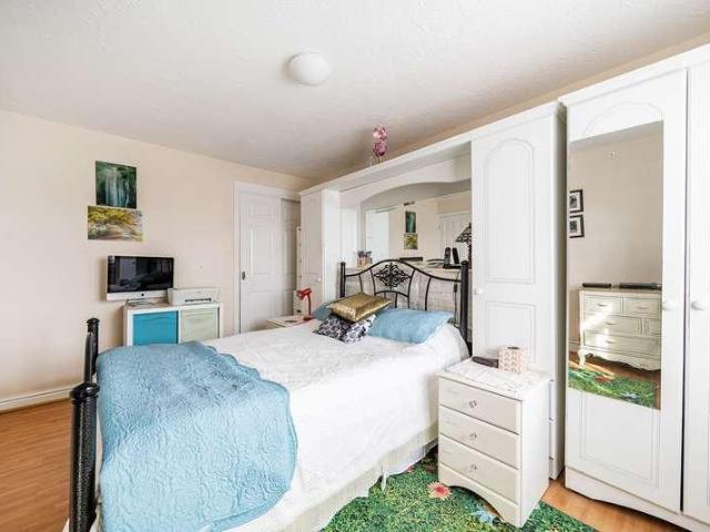 House for sale in Byfleet, Woking