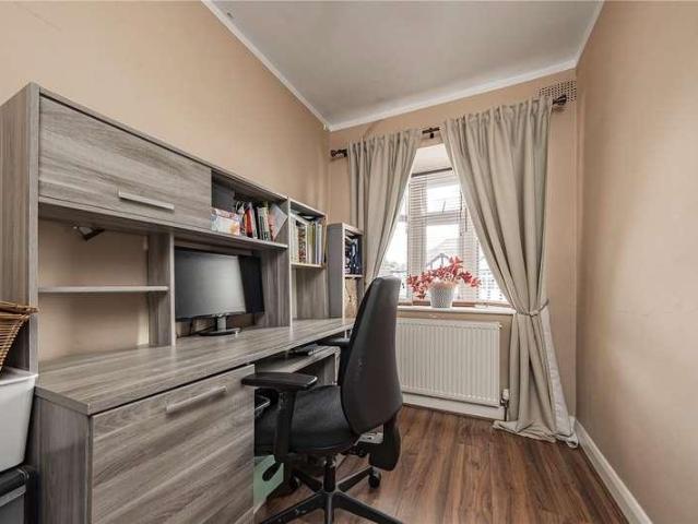 House for sale in Motspur Park, Greater London