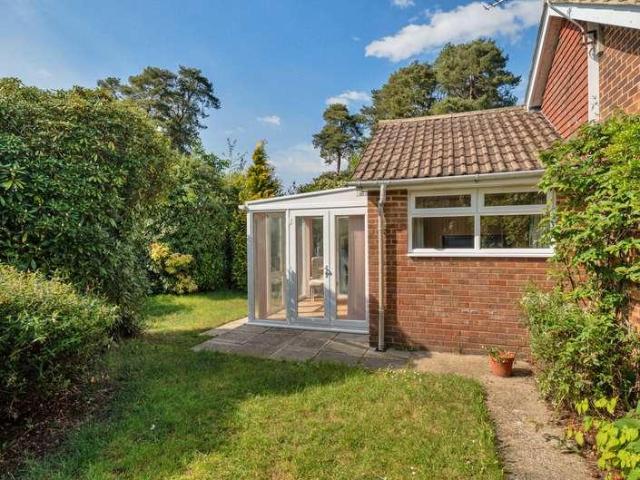 House for sale in Fole, Surrey