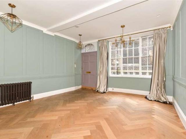 House for sale in The King's Mile, The Bridge