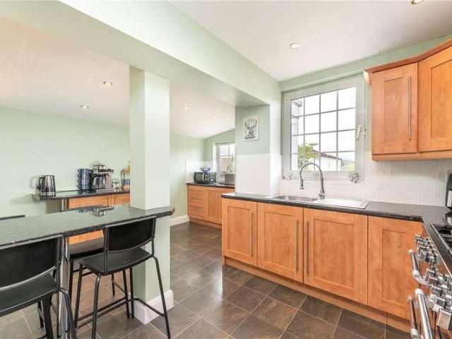 House for sale in Cottingley, West Yorkshire