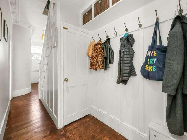 House for sale in Old Ford, Mile End