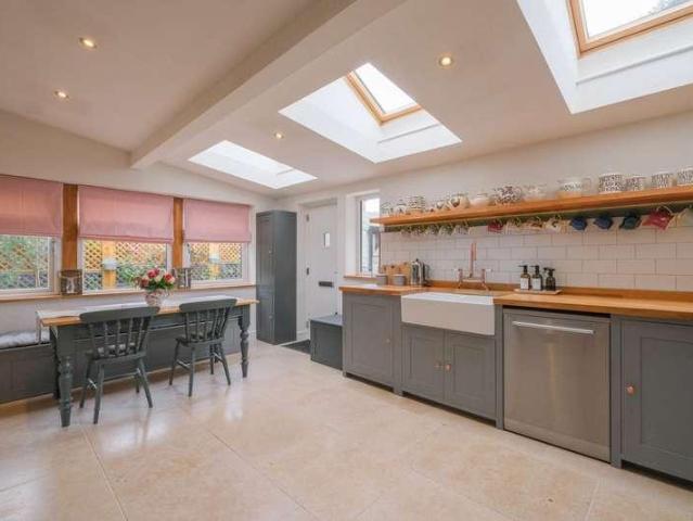 House for sale in Calmlands, Kirklees