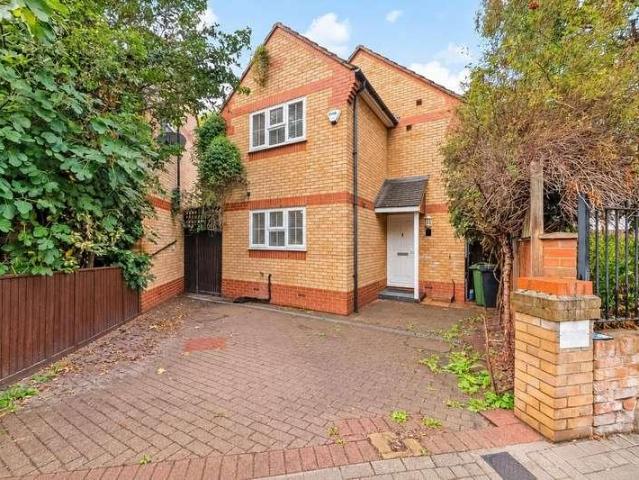 House for sale in London Borough of Lambeth, Greater London