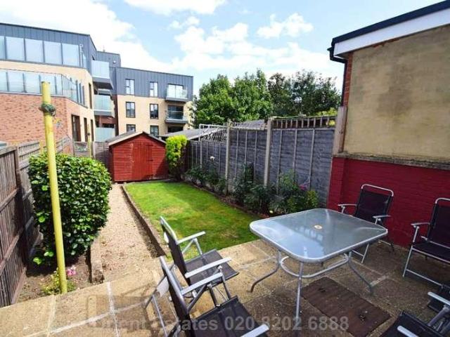 House for sale in Hendon, Greater London
