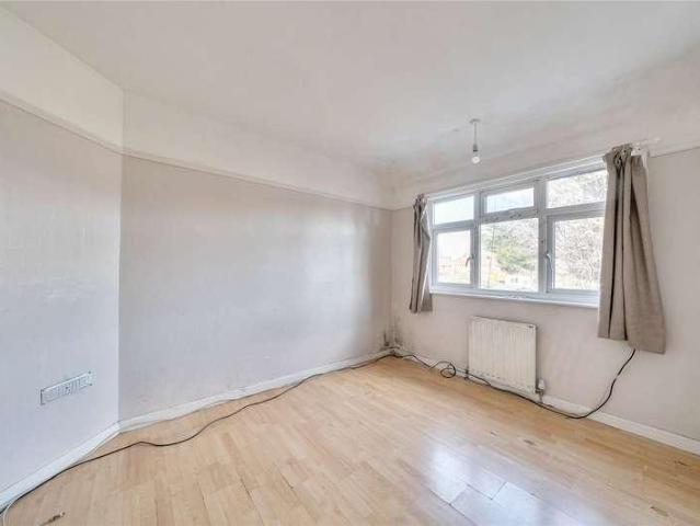 House for sale in Tolworth, Greater London