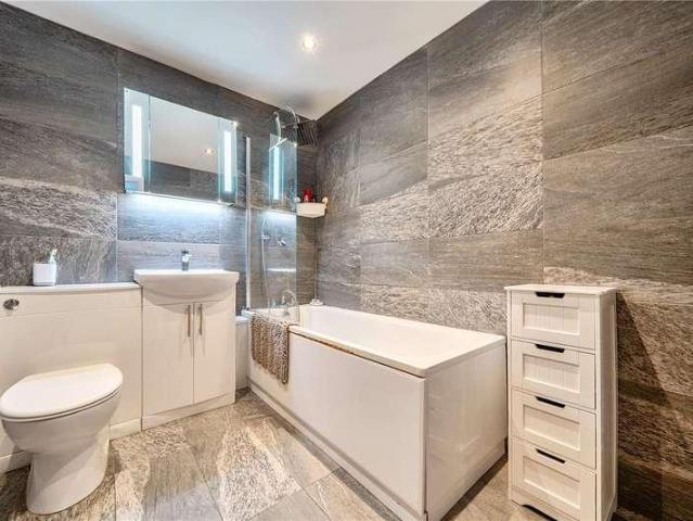 House for sale in Fole, Surrey
