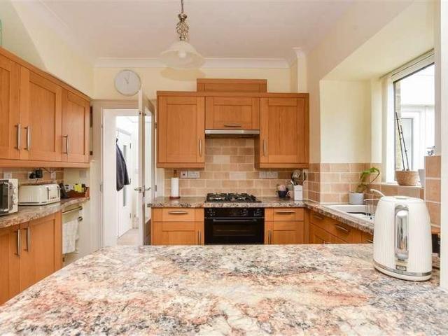 House for sale in Upton, Acol