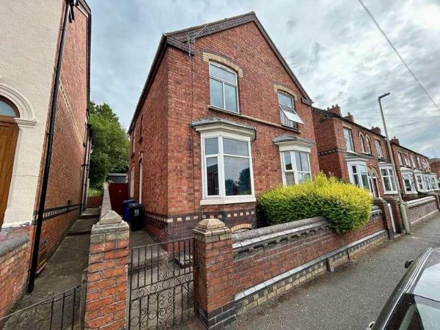 House for sale in Cradley, West Midlands