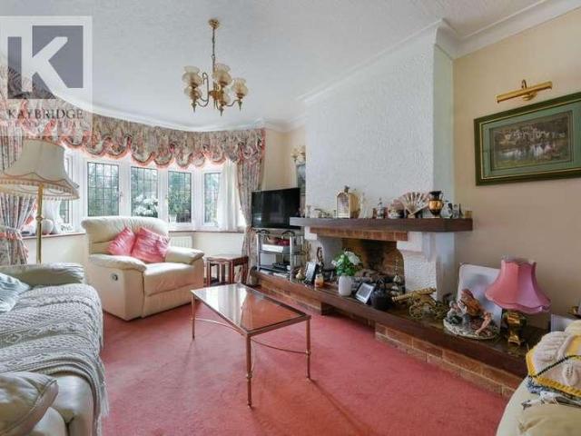 House for sale in Stoneleigh, Ewell