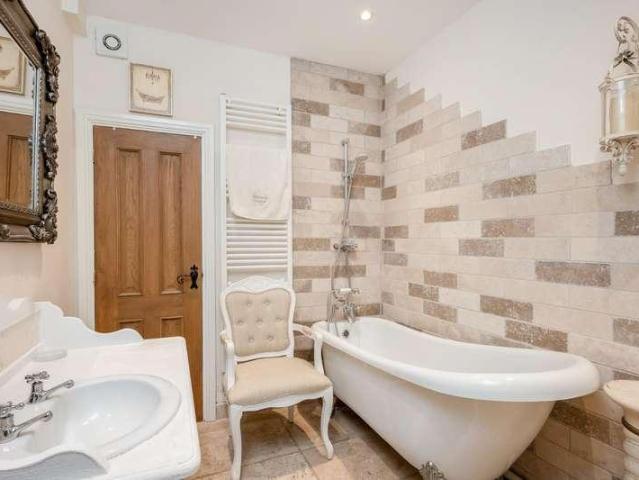 House for sale in Alderminster, Warwickshire