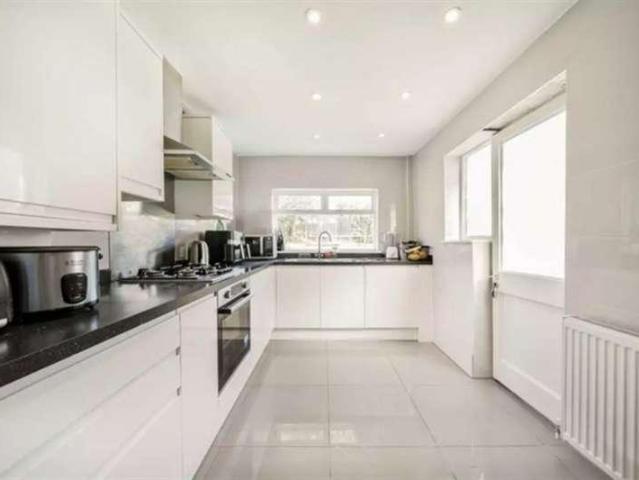 House for sale in Brent Cross, Greater London