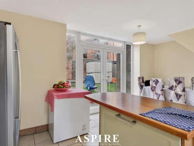 House for sale in Laindon, Essex