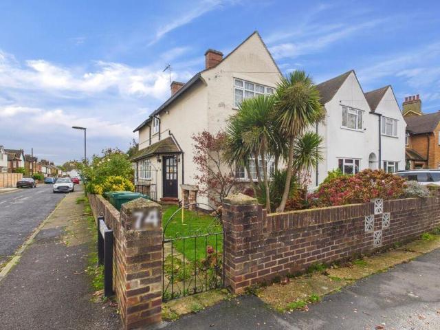 House for sale in Shepperton, Spelthorne