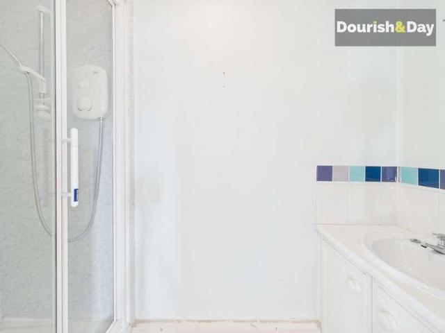 House for sale in Stone, Baswich