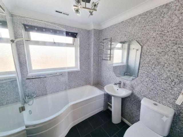 House for sale in Lee-on-the-Solent, Middlecroft