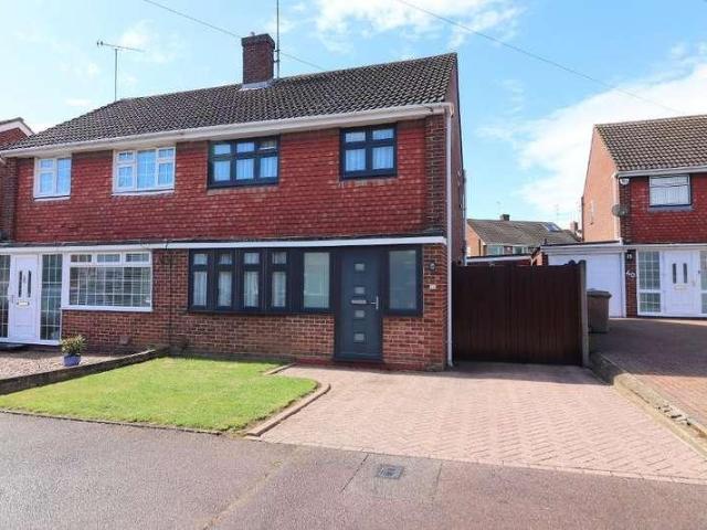 House for sale in Leagrave, Luton
