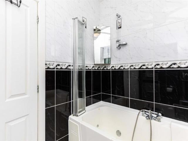 House for sale in Highcliffe