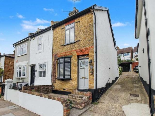 House for sale in Alton Barnes, Essex