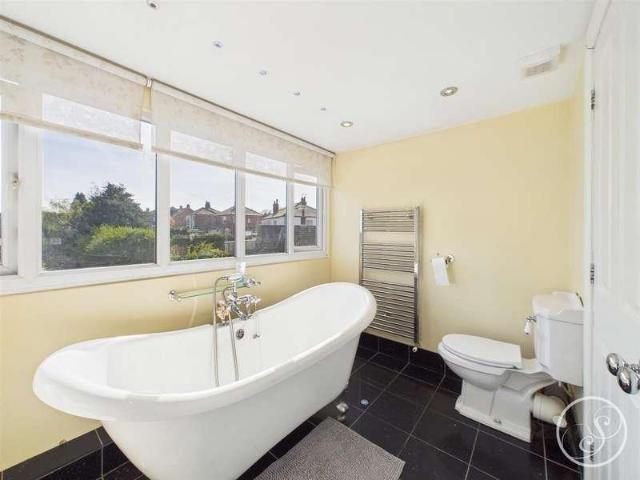 House for sale in Shadwell, West Yorkshire