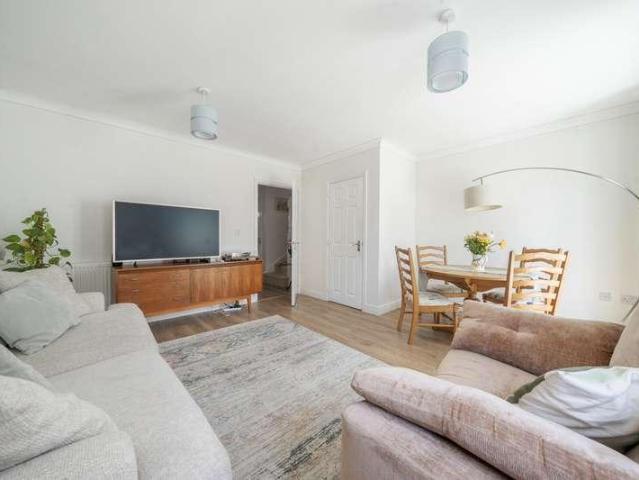 House for sale in Madley Park, Black Bourton