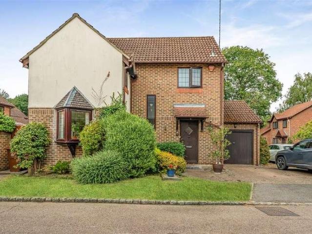 House for sale in Finchampstead