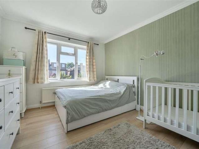 House for sale in Bush Hill Park, Greater London