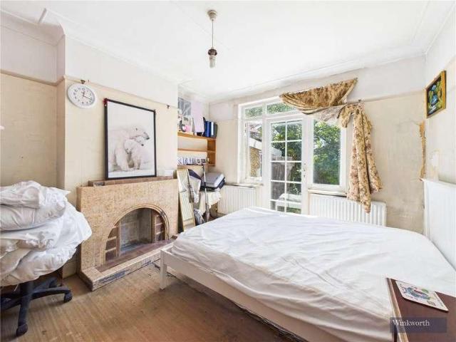 House for sale in Harrow Weald, Greater London